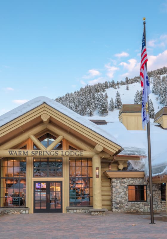 svr_warmspringslodge_dining_skiingriding_winter_2019_dondero_steve_2